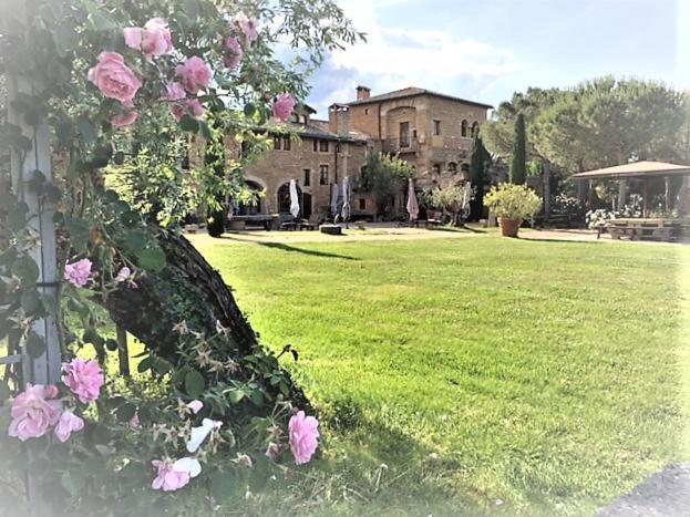 Domaine De La Ruisseliere Hotel Lacenas Buitenkant foto